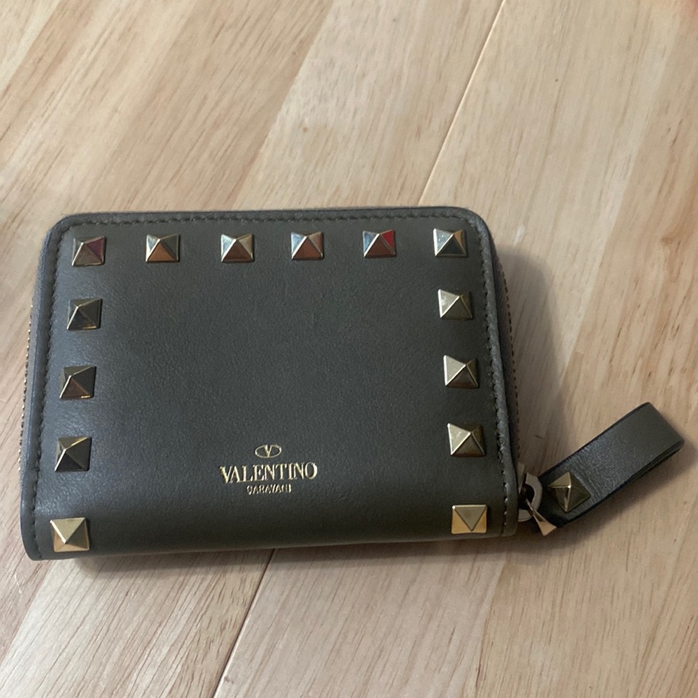 Valentino Garavani Rockstud zip wallet